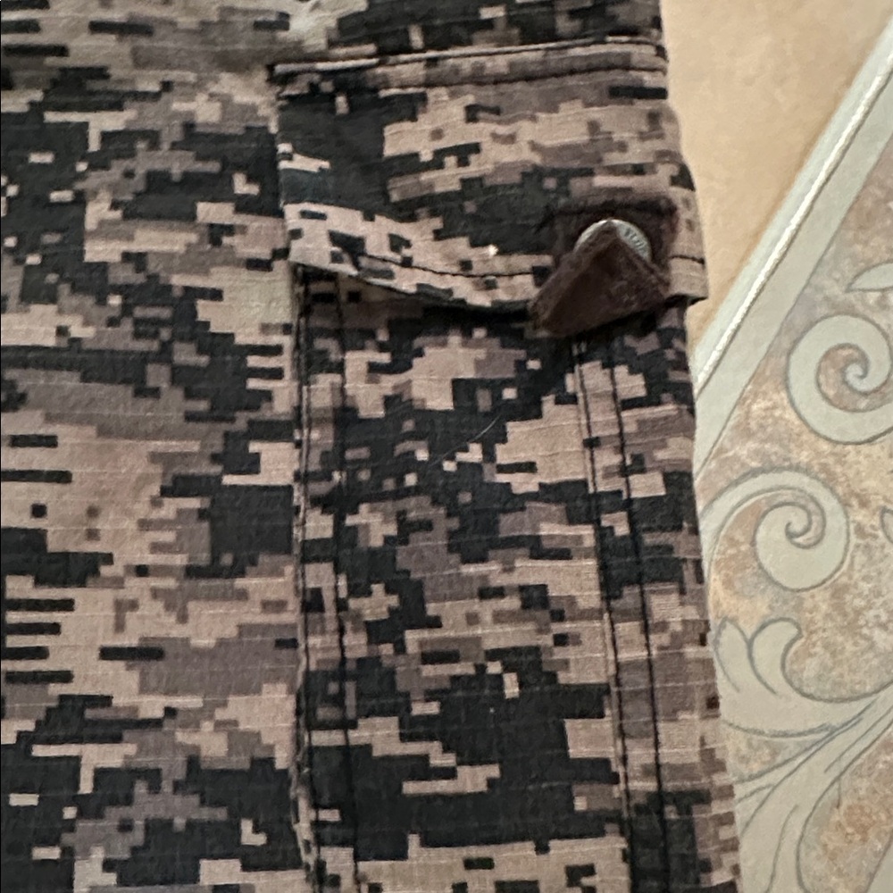 Royal Blue Digital Camo Cargo Shorts - Picture 5 of 9